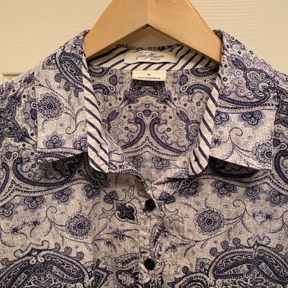 Women's VanHeusen Original Button Down Top